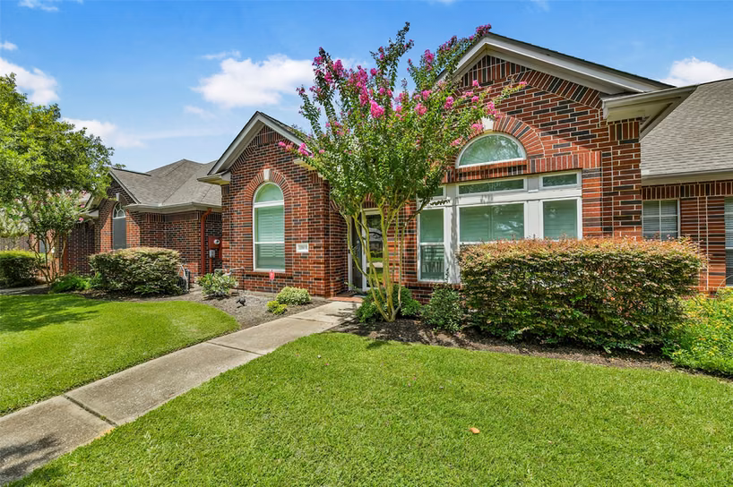 Photo 3 of 206 Clearview Avenue B, Friendswood, TX
