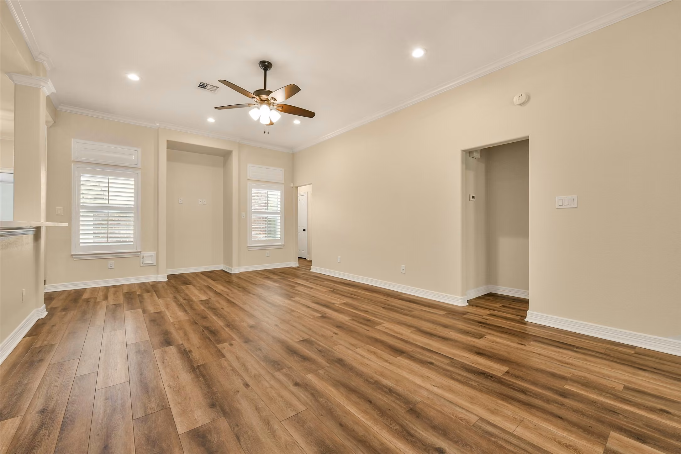 Photo 5 of 206 Clearview Avenue B, Friendswood, TX