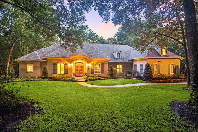 Photo 3 of 37519 Edgewater Drive, Pinehurst, TX