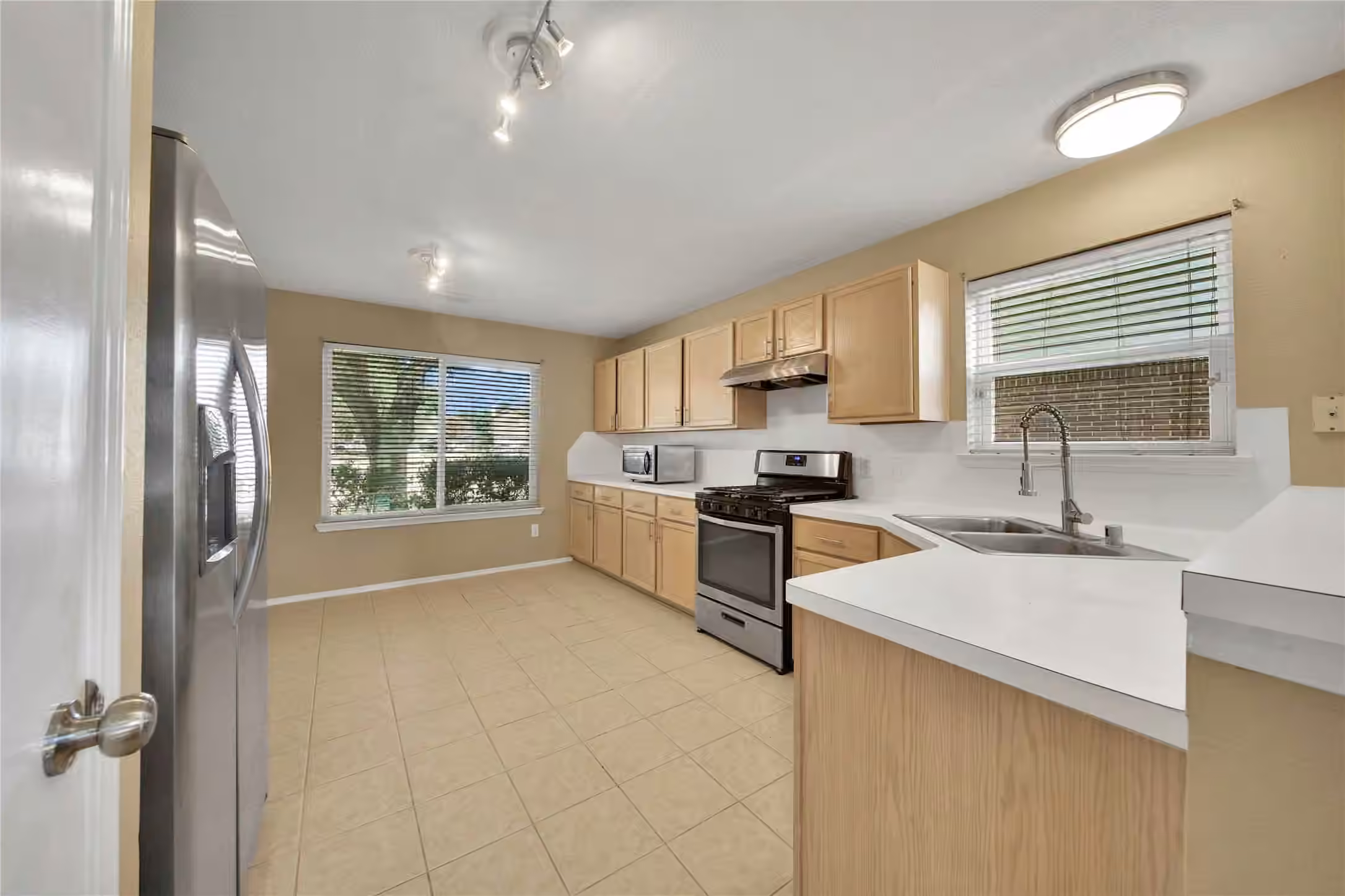 Photo 4 of 3406 Morningtide Drive, Katy, TX