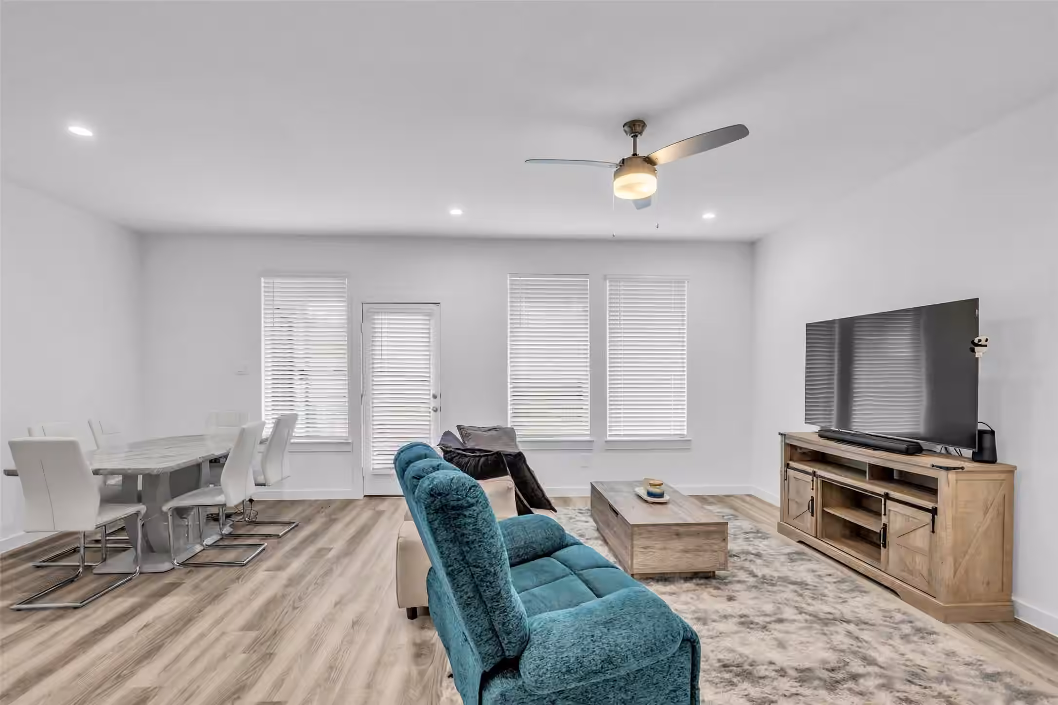 Photo 4 of 3227 Creston Gate Drive, Houston, TX