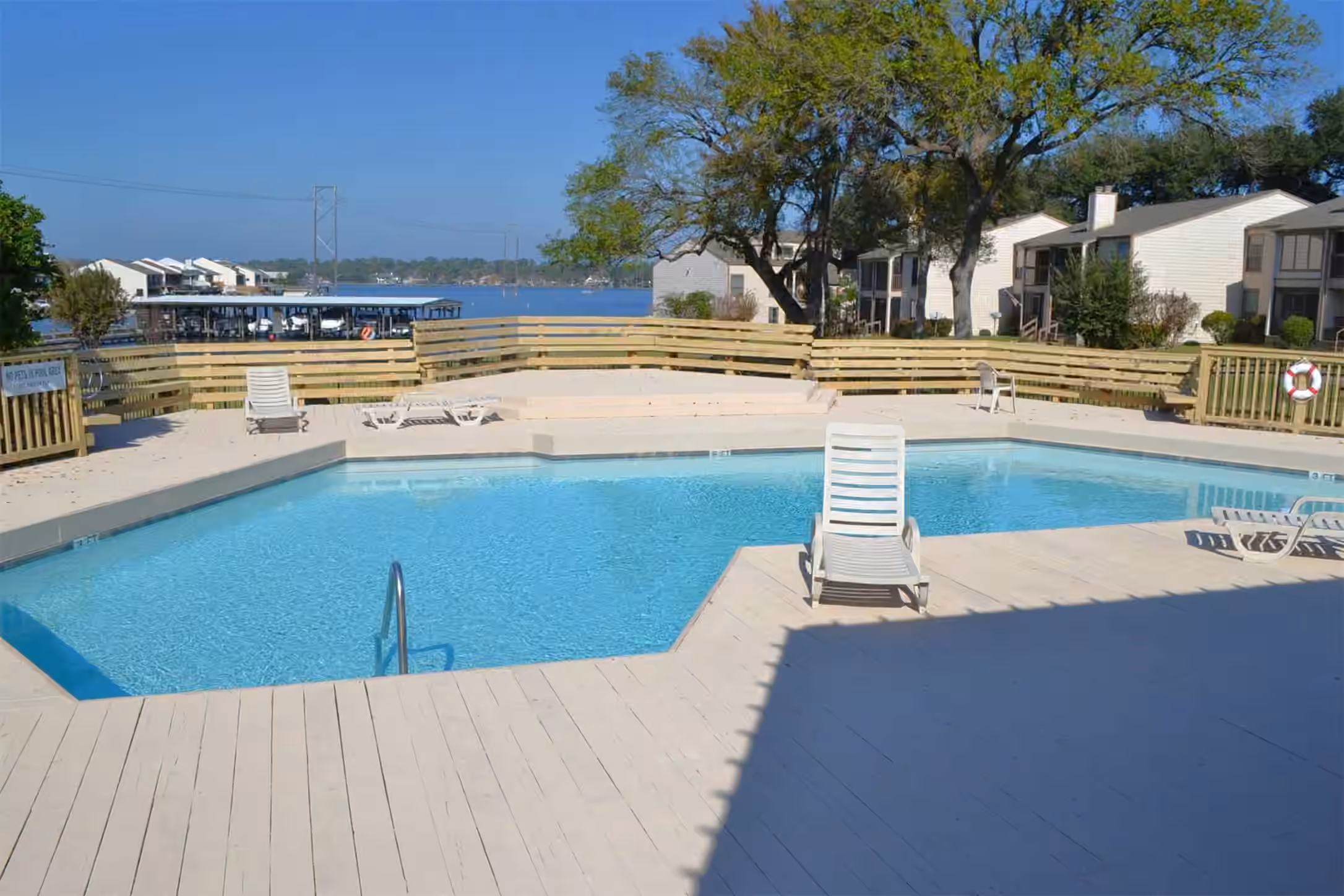 Photo 3 of 102 Lakeview Terrace Terrace D, Conroe, TX