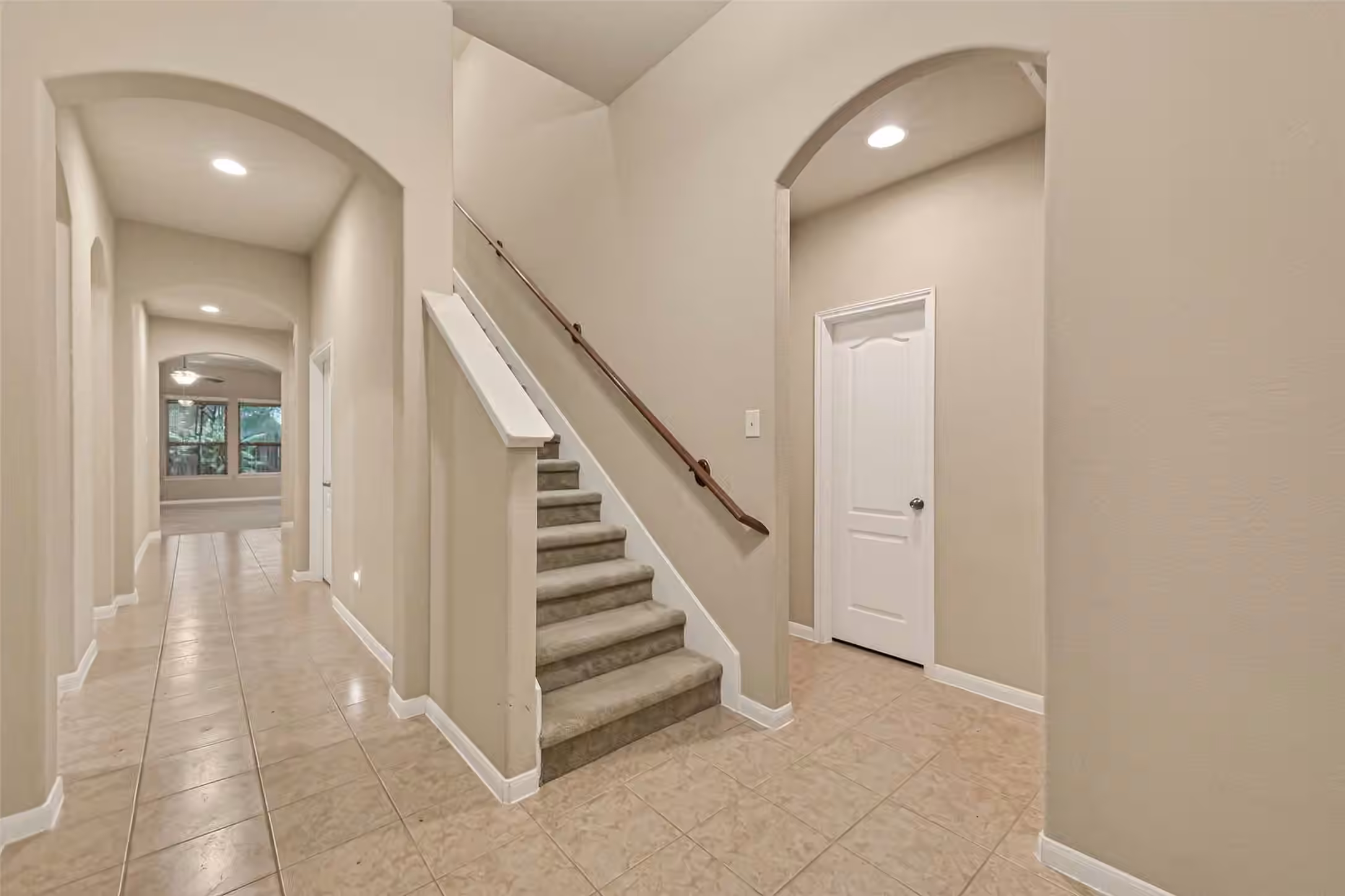 Photo 3 of 10318 Rouken Glen Court, Richmond, TX