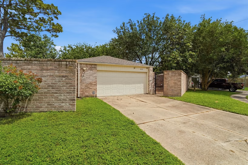 Photo 2 of 16131 Highlander Drive, Houston, TX
