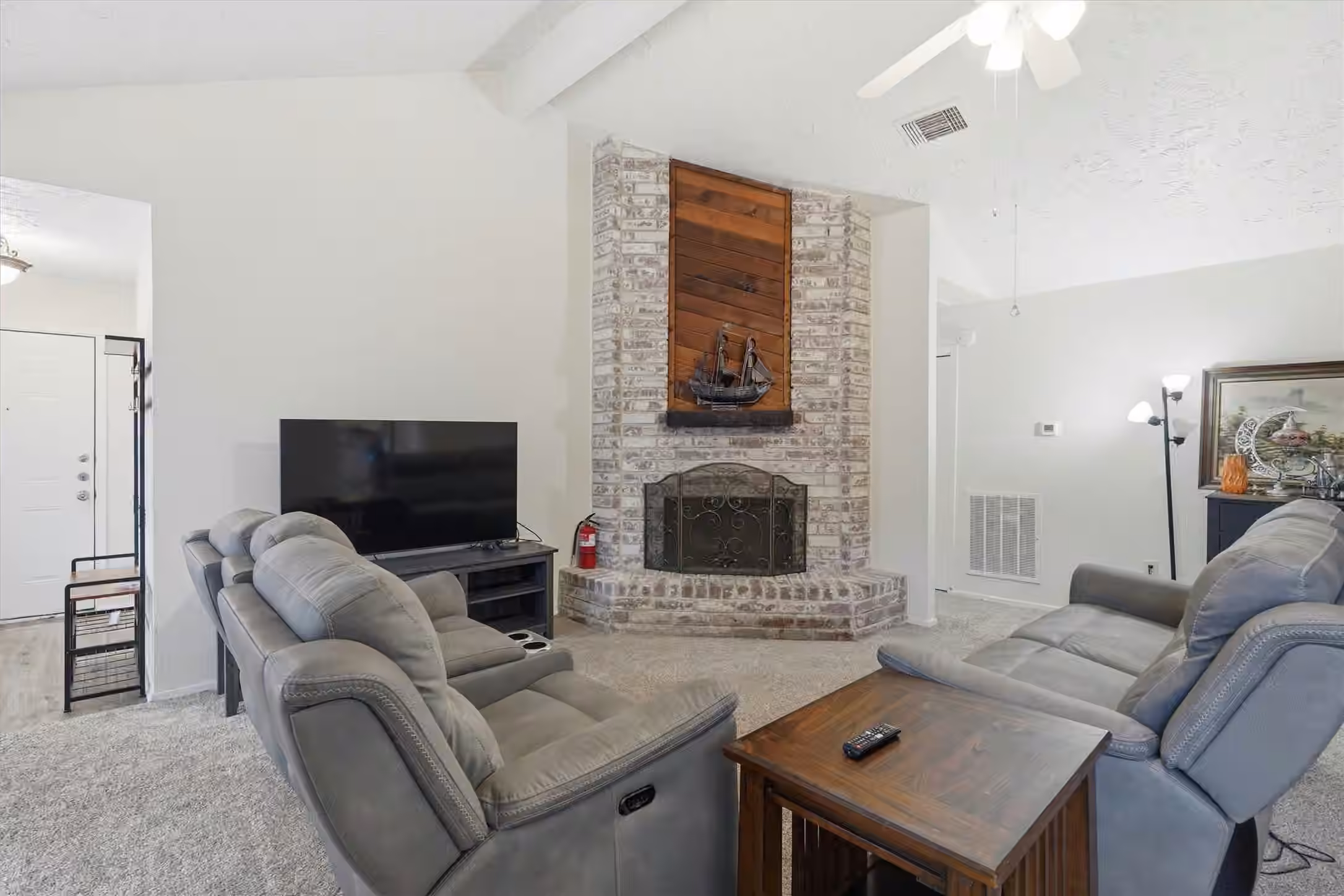 Photo 7 of 16131 Highlander Drive, Houston, TX