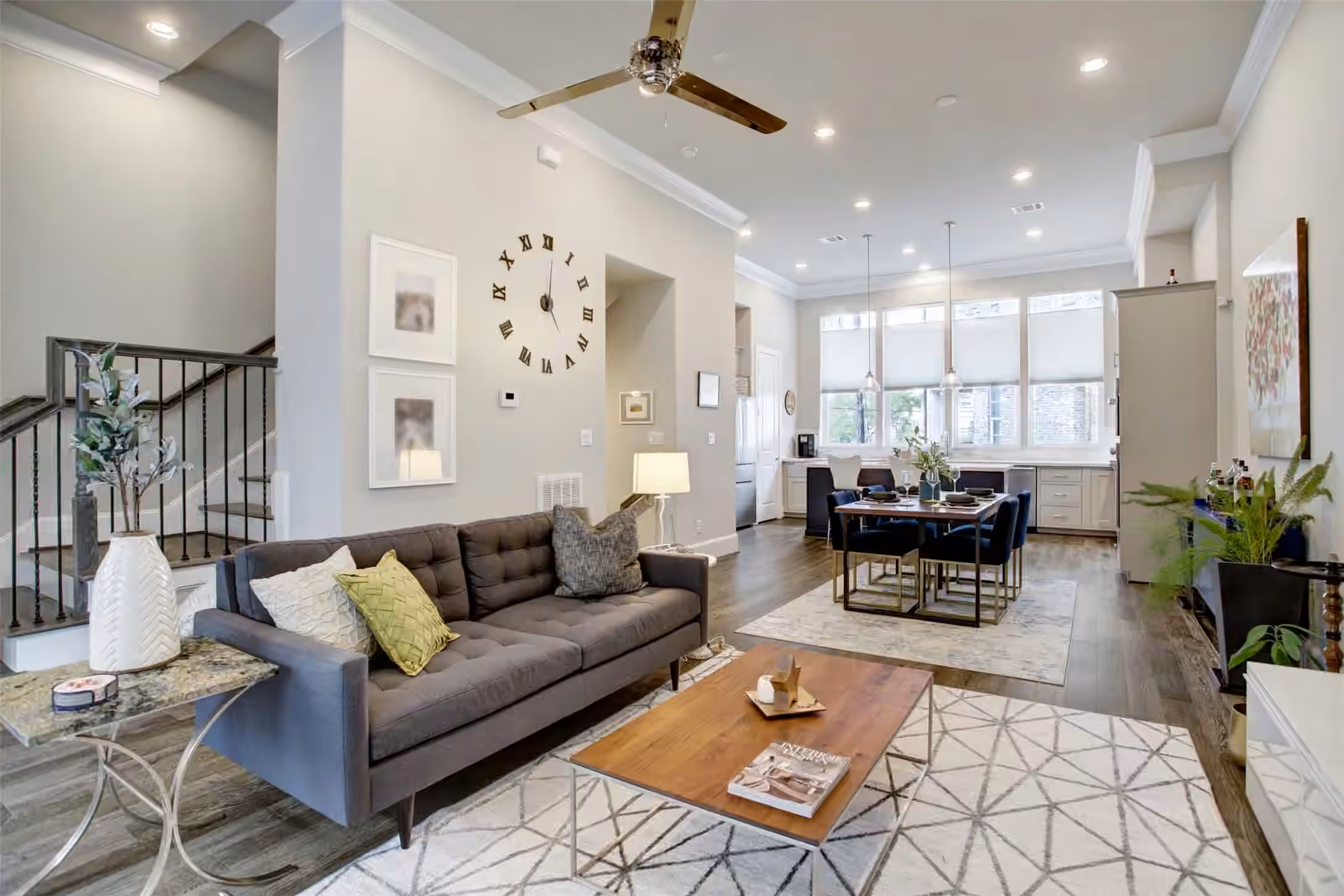 Photo 3 of 6068 Kansas Street, Houston, TX