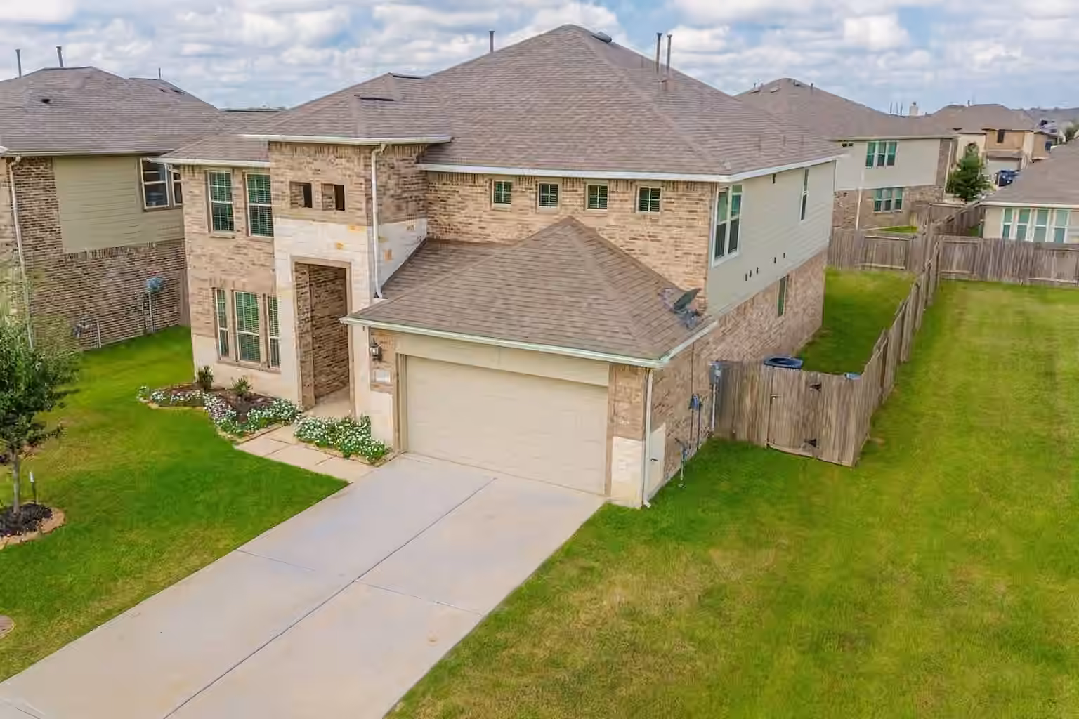Photo 3 of 31315 Kailua Drive, Hockley, TX