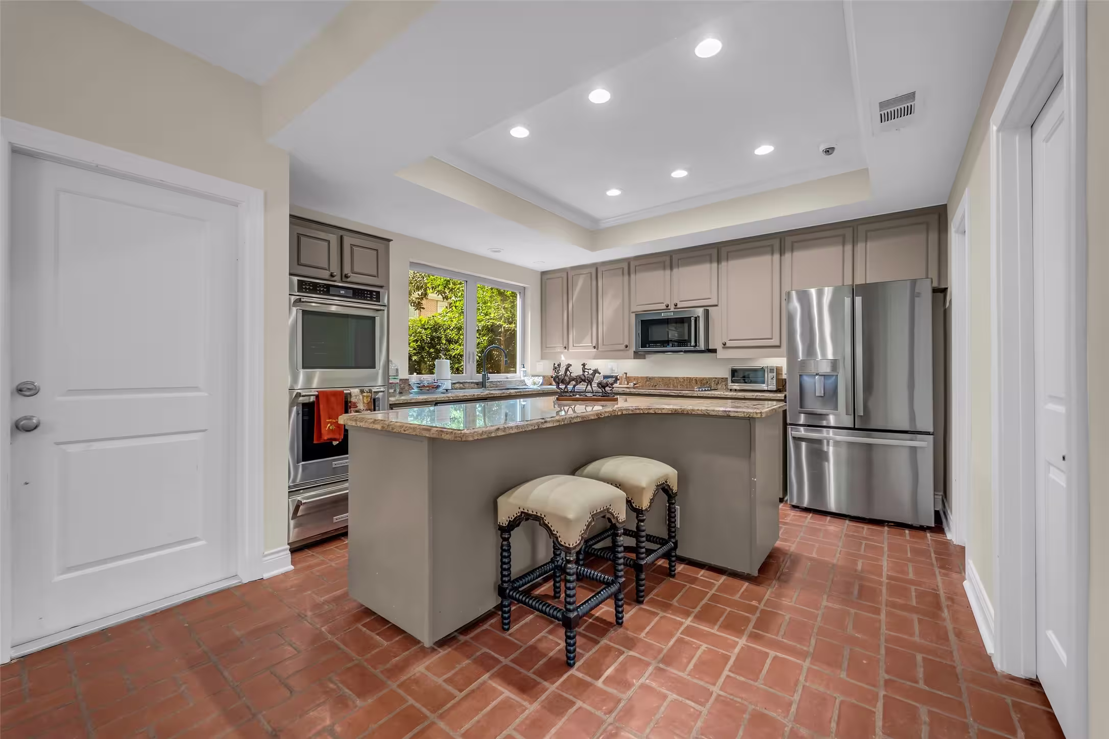 Photo 6 of 20 Sugarberry Circle, Houston, TX
