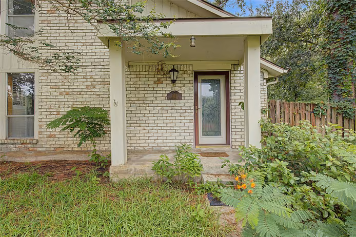 Photo 3 of 12103 Hawthorne Drive, Montgomery, TX