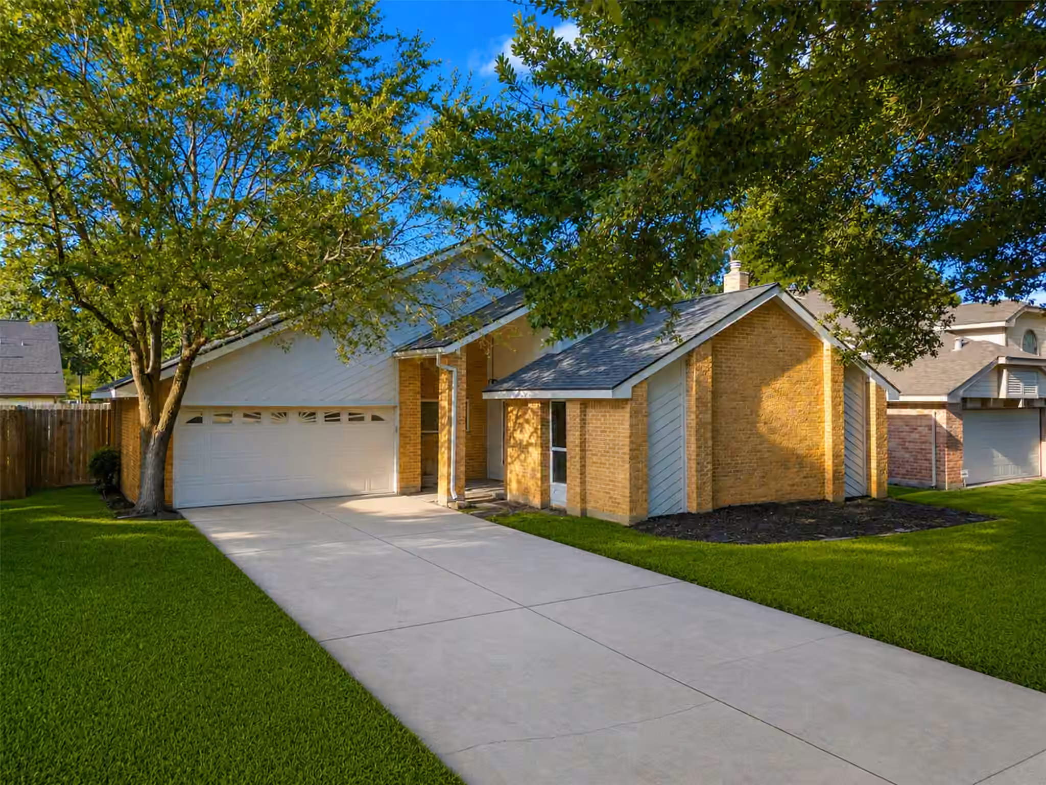 Photo 2 of 3035 PECAN POINT DR, Sugar Land, TX