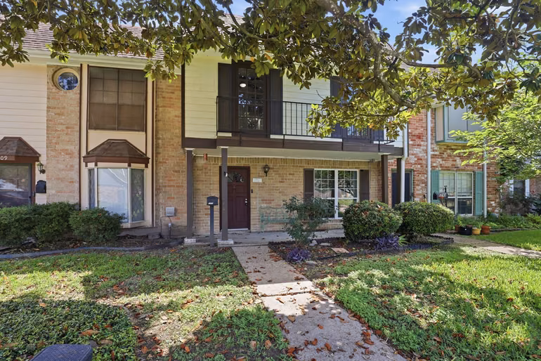 Photo 2 of 1711 Alabama Street 1, Pasadena, TX
