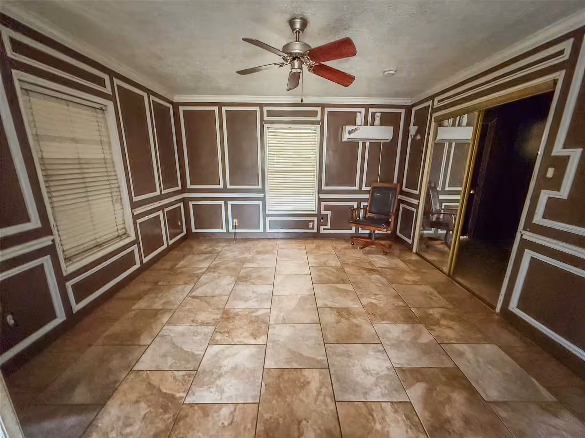 Photo 4 of 14312 Hillsboro Street, Houston, TX