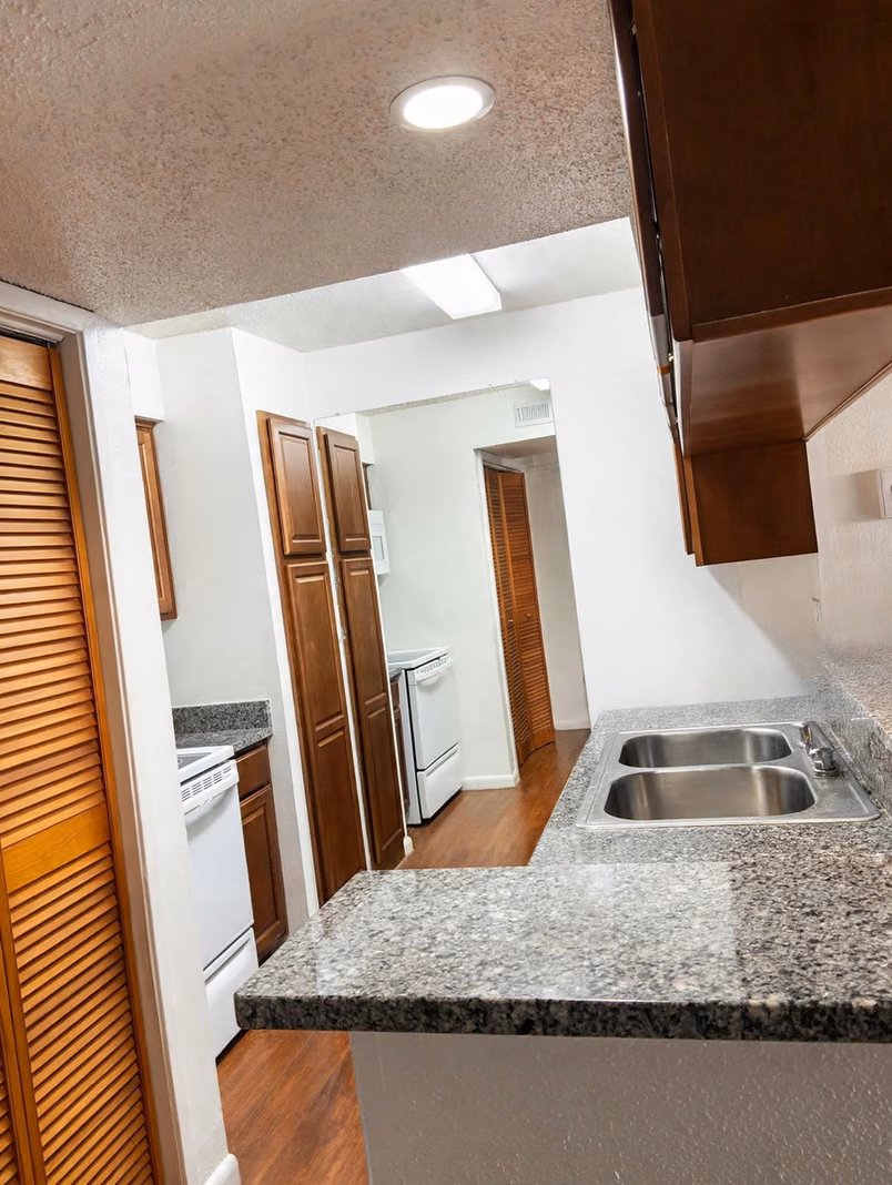 Photo 5 of 260 El Dorado Boulevard 2210, Houston, TX