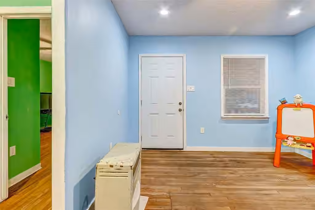 Photo 4 of 913 Maple Avenue, Pasadena, TX