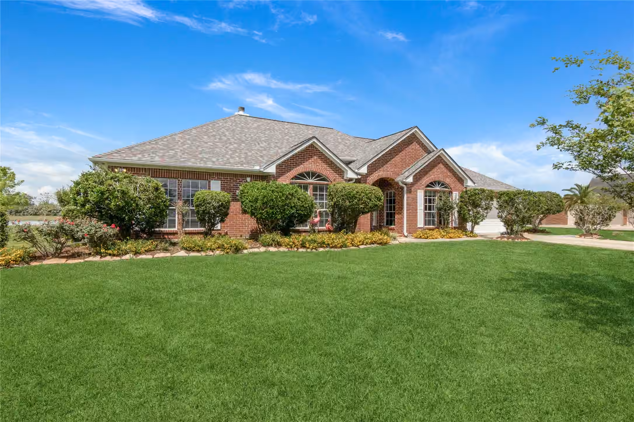 Photo 4 of 143 Lago Circle Drive N, Santa Fe, TX