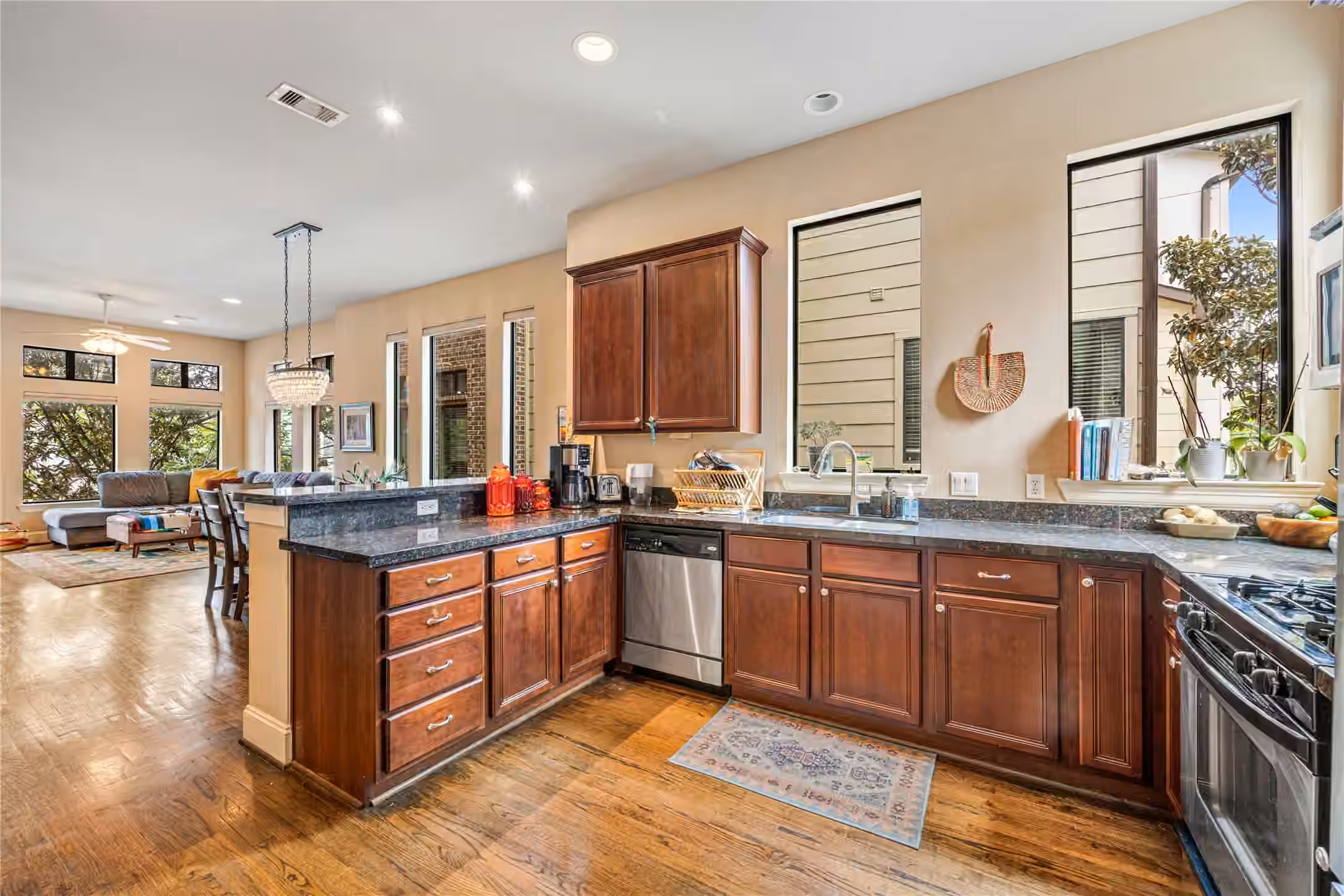 Photo 6 of 1909 Summer Street, Houston, TX