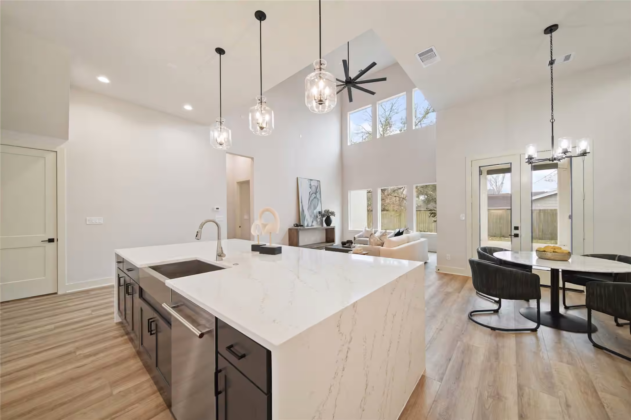Photo 3 of 7407 Janak Drive, Houston, TX
