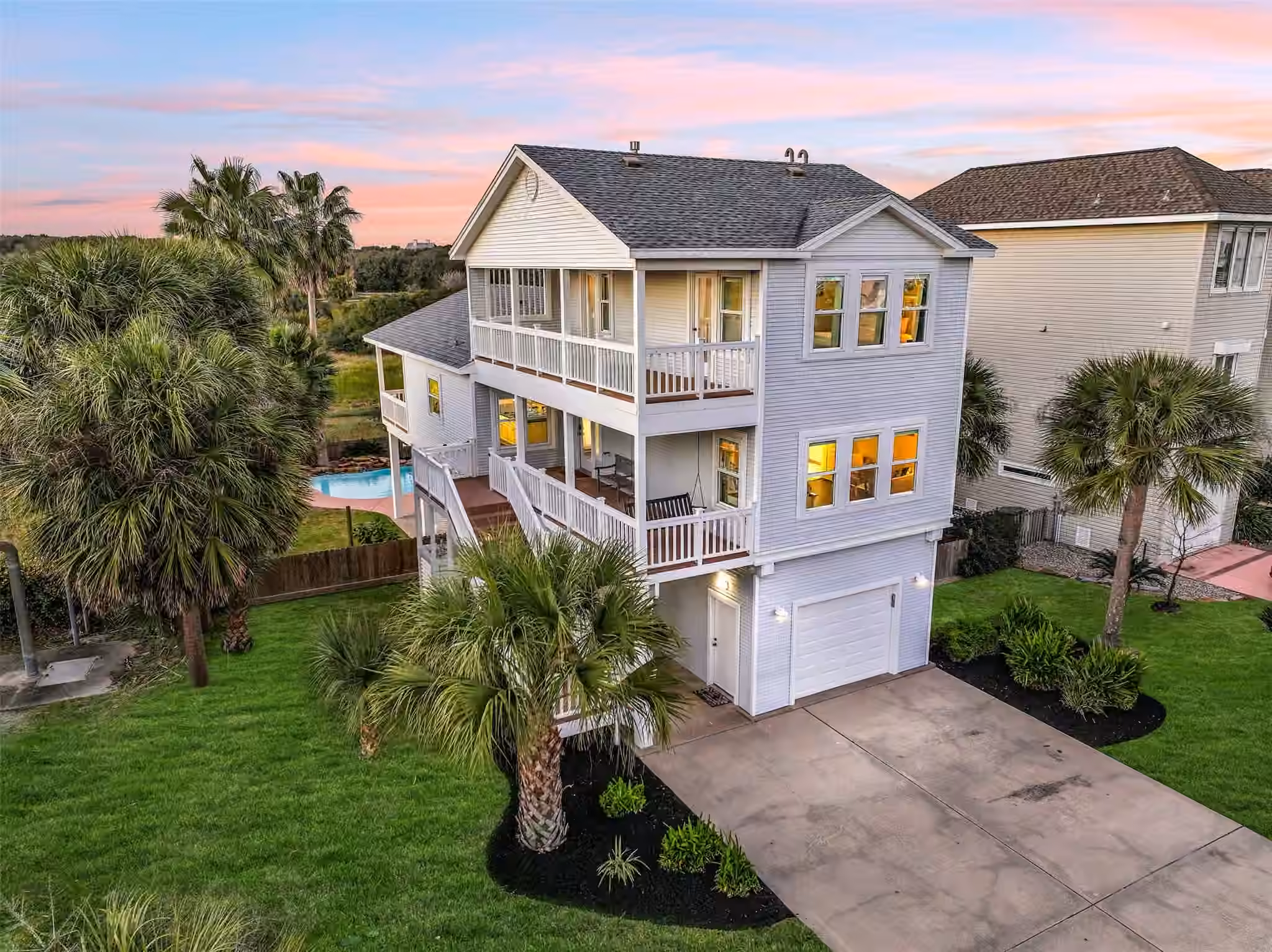 Photo 2 of 13414 Binnacle Way, Galveston, TX