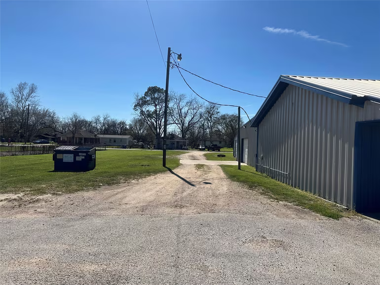 Photo 4 of 607 E Main Street, Eagle Lake, TX
