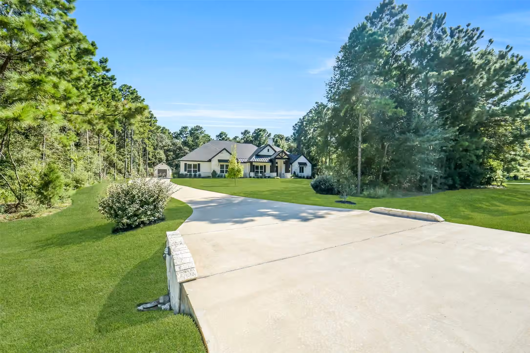 Photo 3 of 26073 Crown Ranch Boulevard, Montgomery, TX