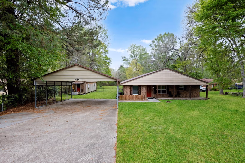 Photo of 142 Fm 2296 Road, Huntsville, TX 77340