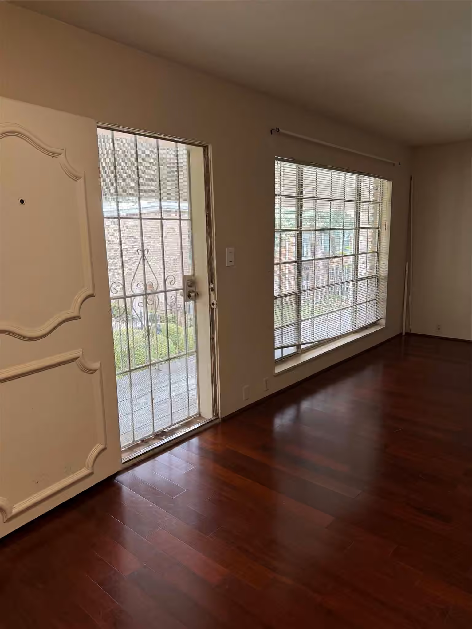 Photo 3 of 2201 Fountain View Drive 64F, Houston, TX