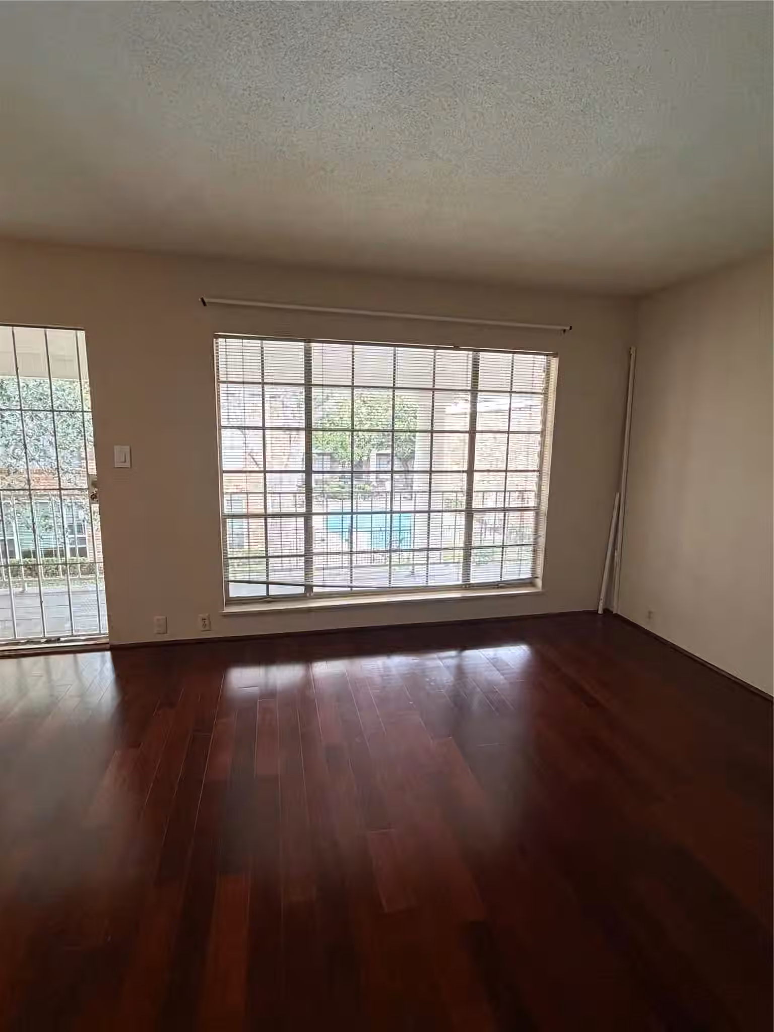 Photo 4 of 2201 Fountain View Drive 64F, Houston, TX