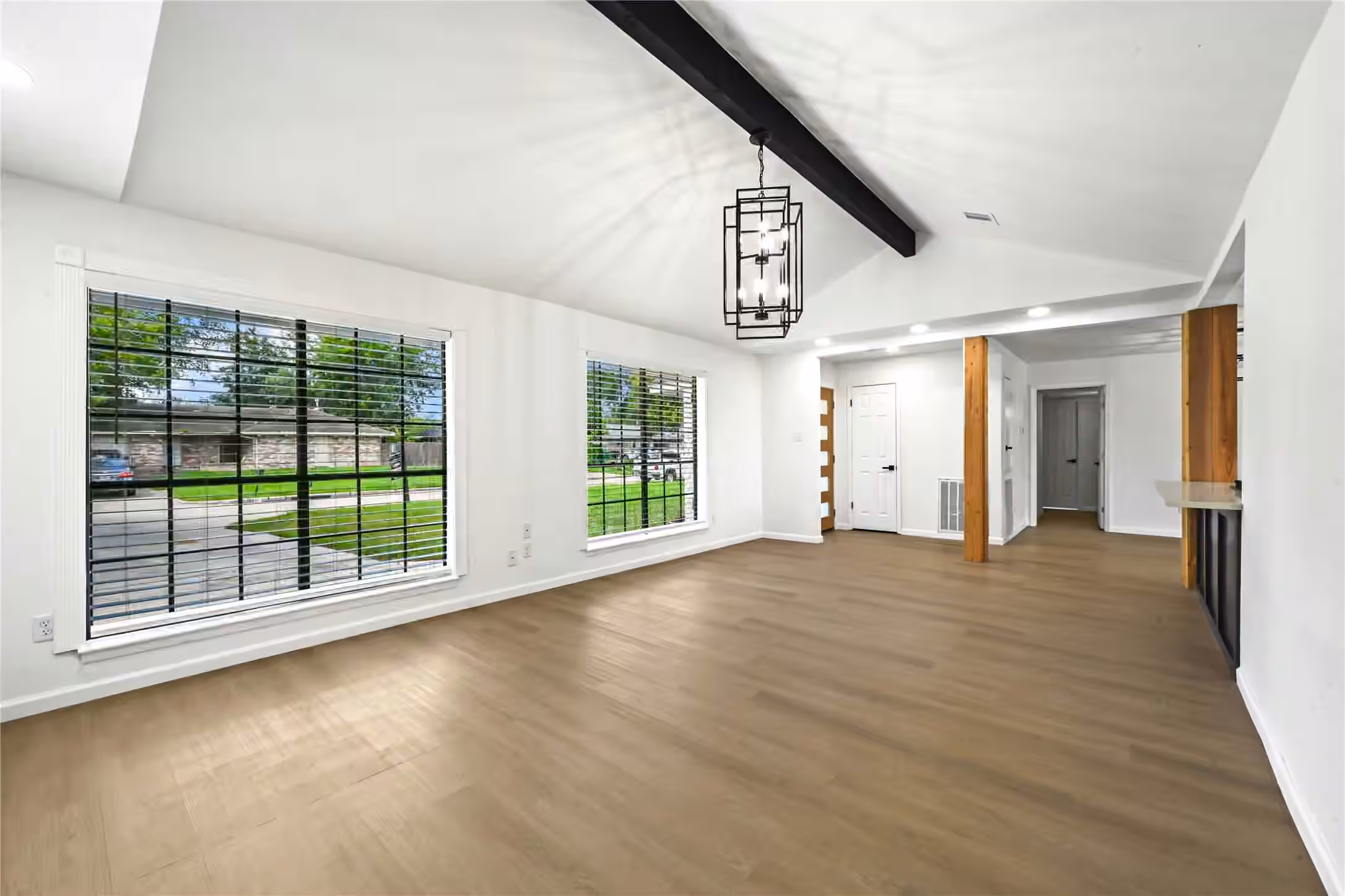 Photo 4 of 12306 Barbizon Drive, Houston, TX