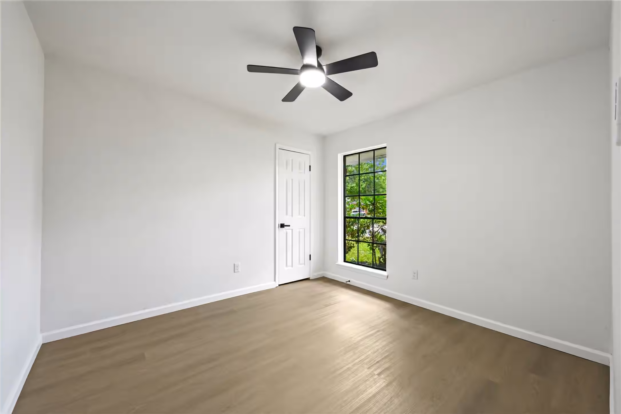 Photo 7 of 12306 Barbizon Drive, Houston, TX