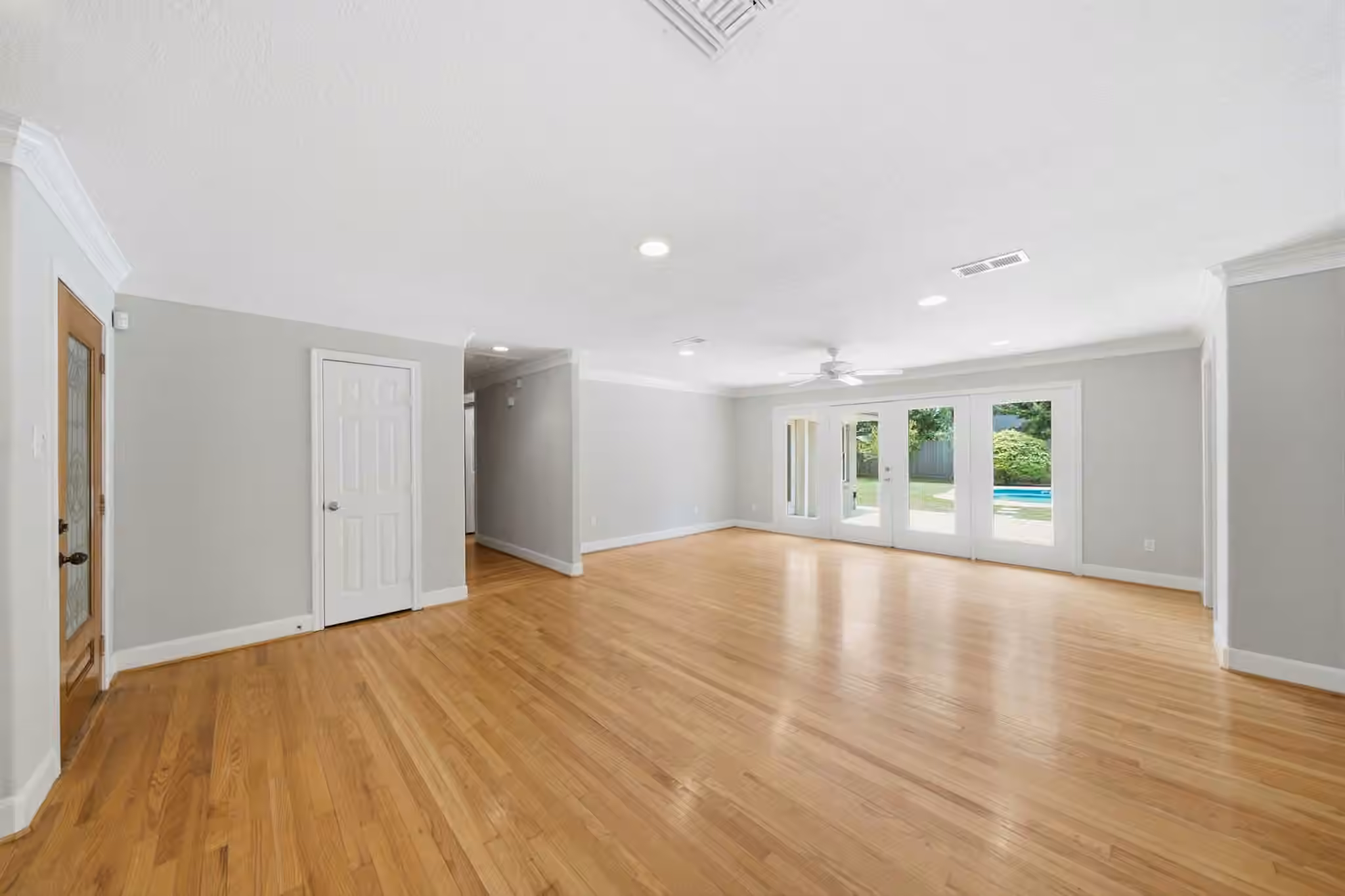 Photo 5 of 4505 Stillbrooke Drive, Houston, TX