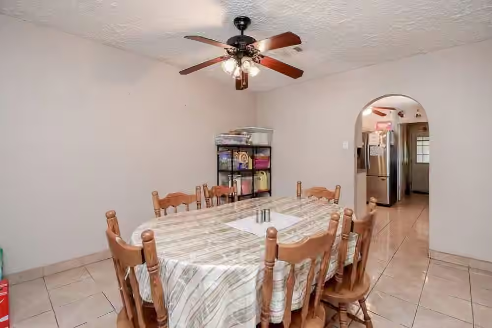 Photo 7 of 5627 Spindle Drive, Houston, TX