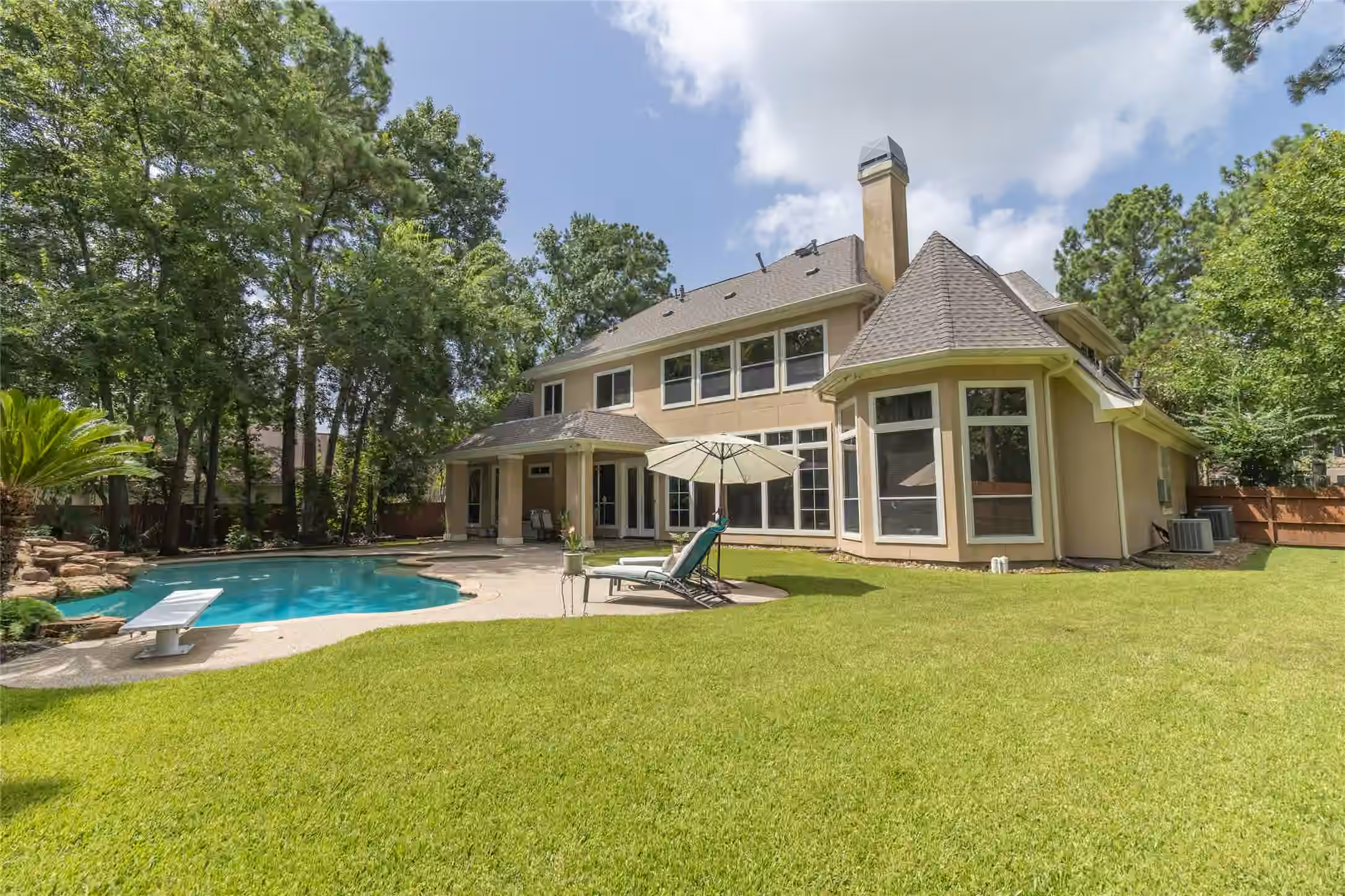 Photo 2 of 1614 Lake Wilderness Lane, Houston, TX