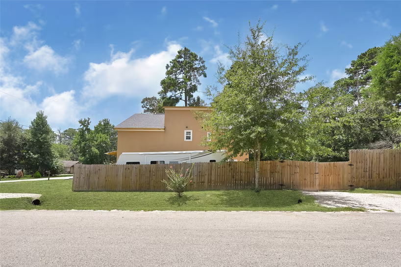 Photo 3 of 10773 Royal Pines Drive, Conroe, TX