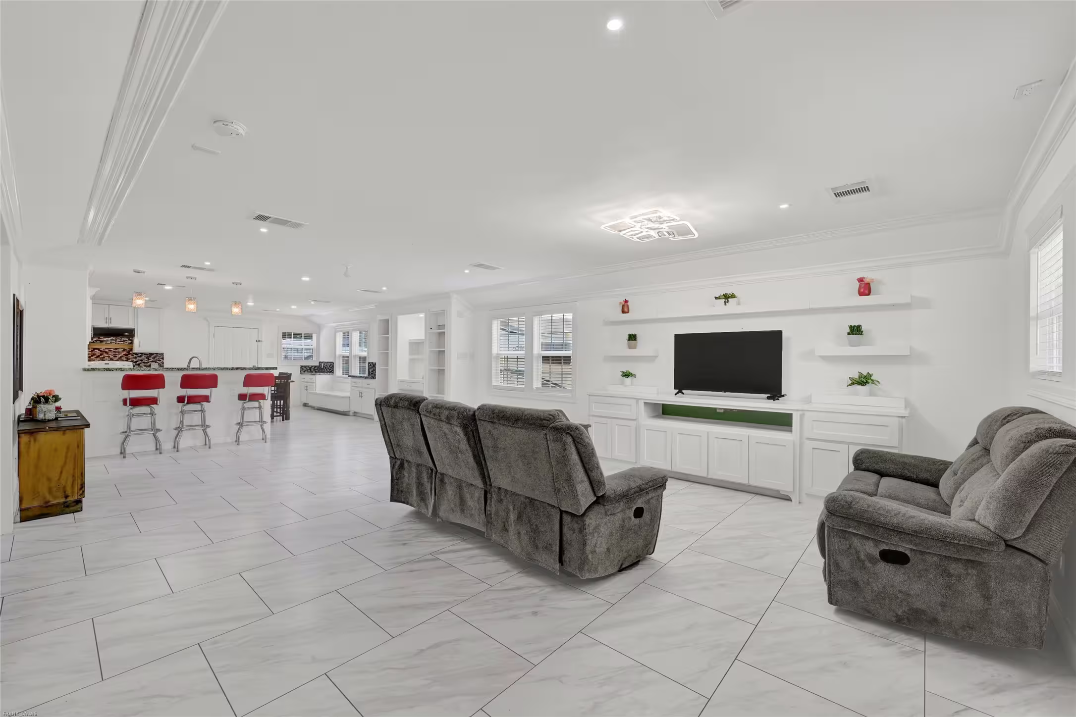 Photo 4 of 10773 Royal Pines Drive, Conroe, TX