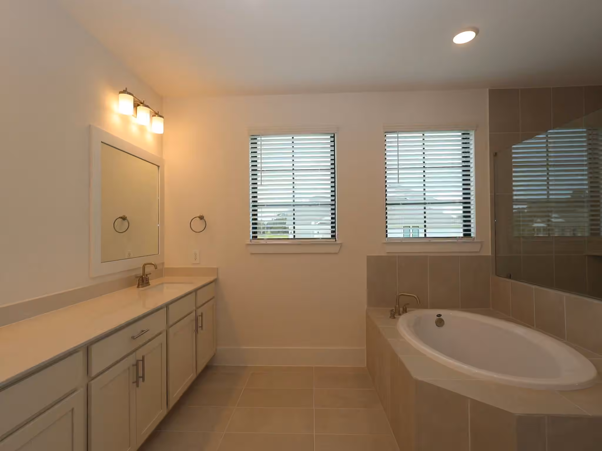 Photo 5 of 16624 Gaines Glen Lane, Montgomery, TX