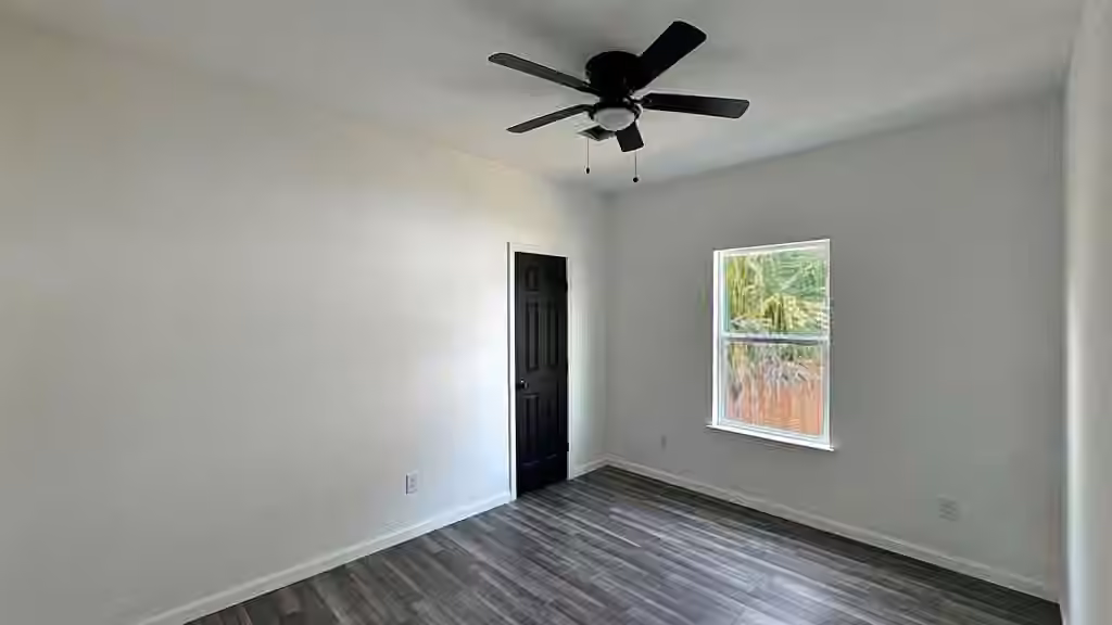 Photo 3 of 1103 Yellowstone River Road, Conroe, TX