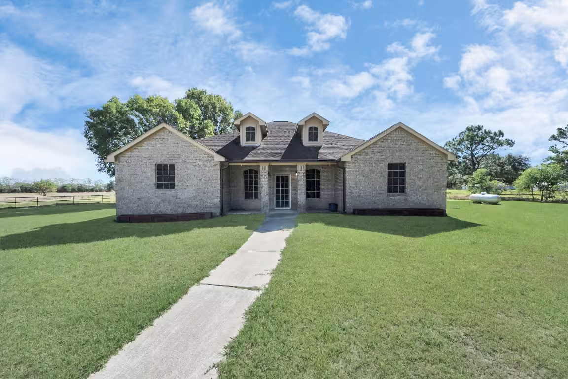 Photo 6 of 3607 S Main Street, Anahuac, TX