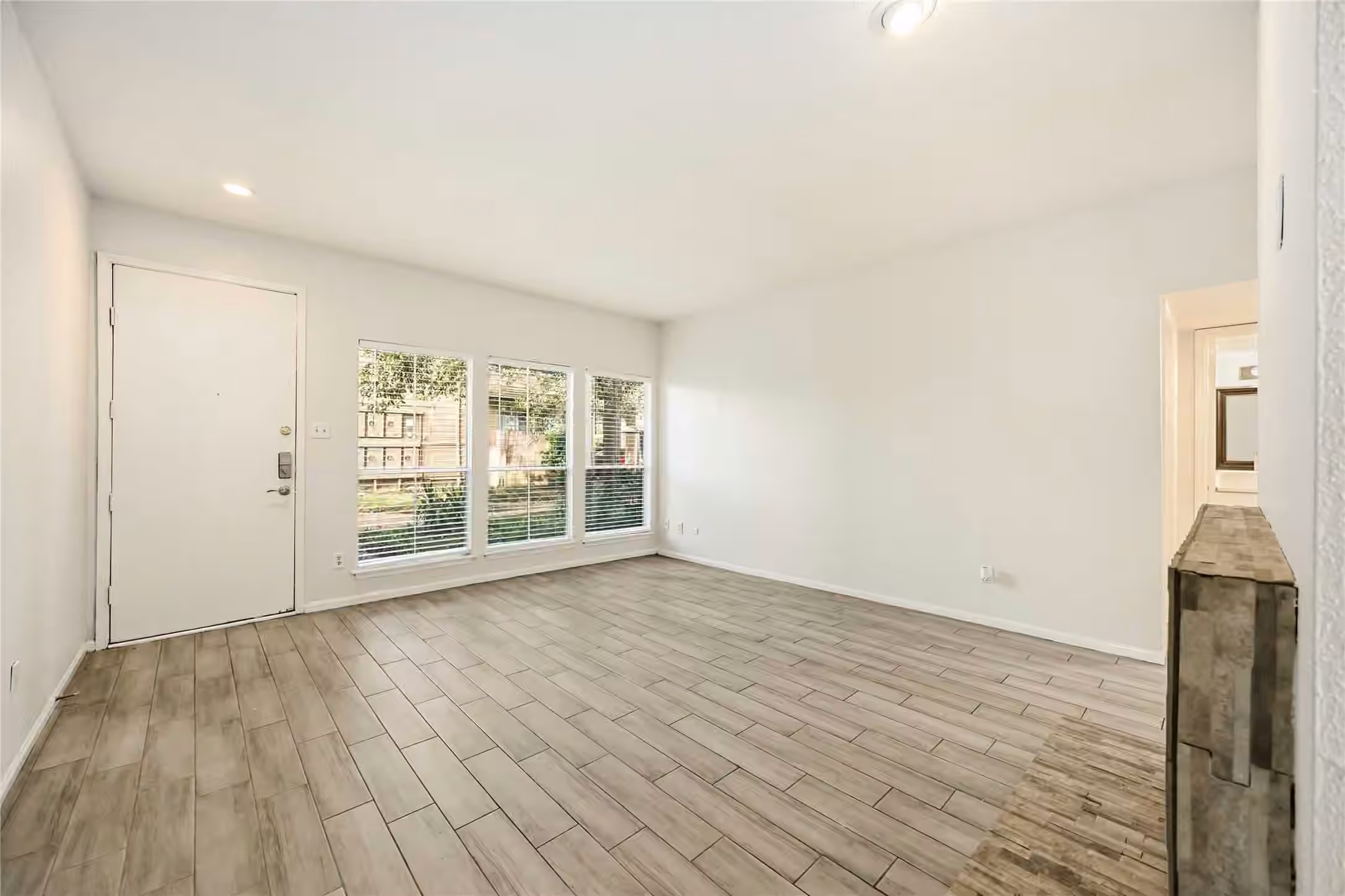 Photo 4 of 2100 Tanglewilde Street 531, Houston, TX