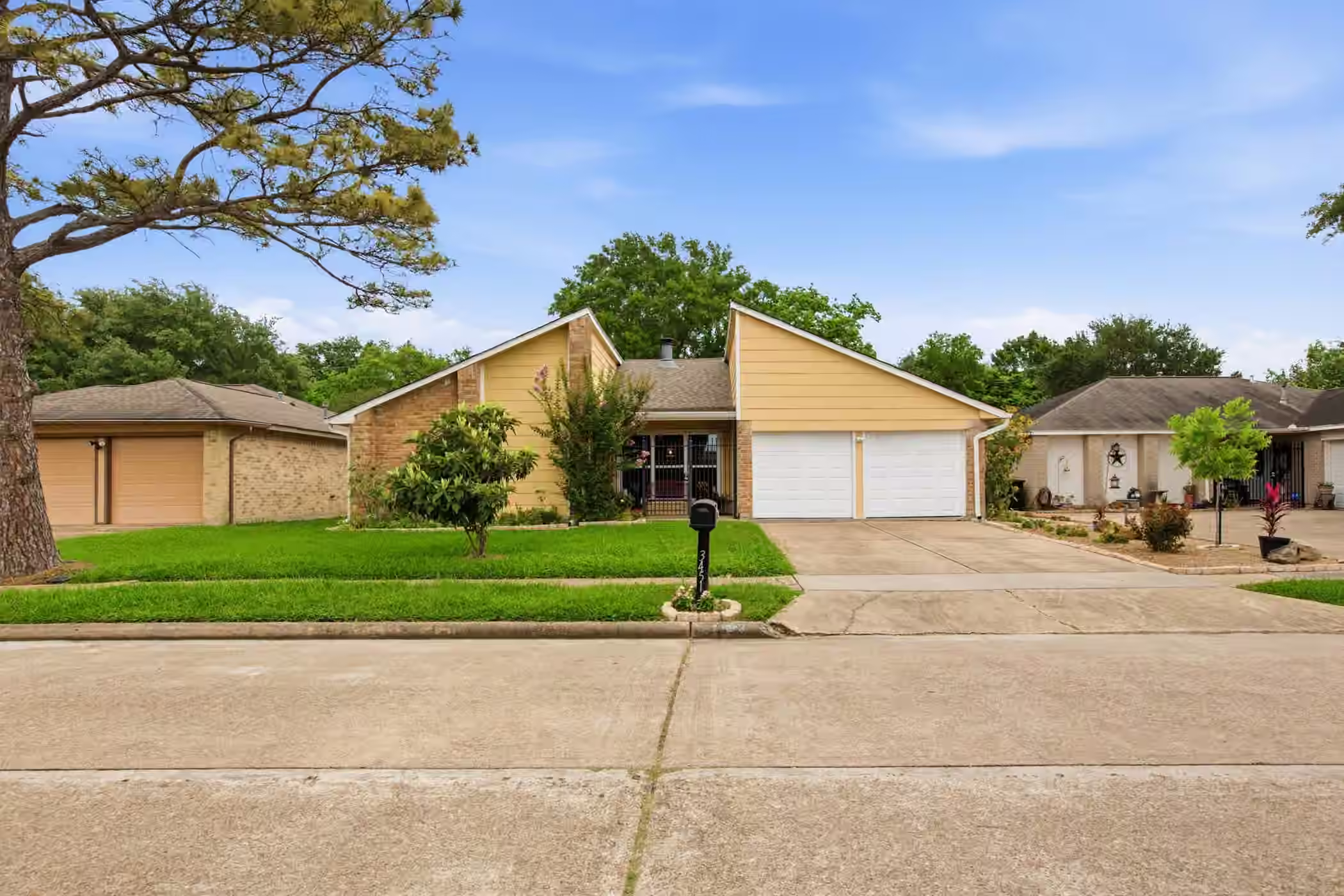 Photo 3 of 3451 Golders Green Drive, Houston, TX