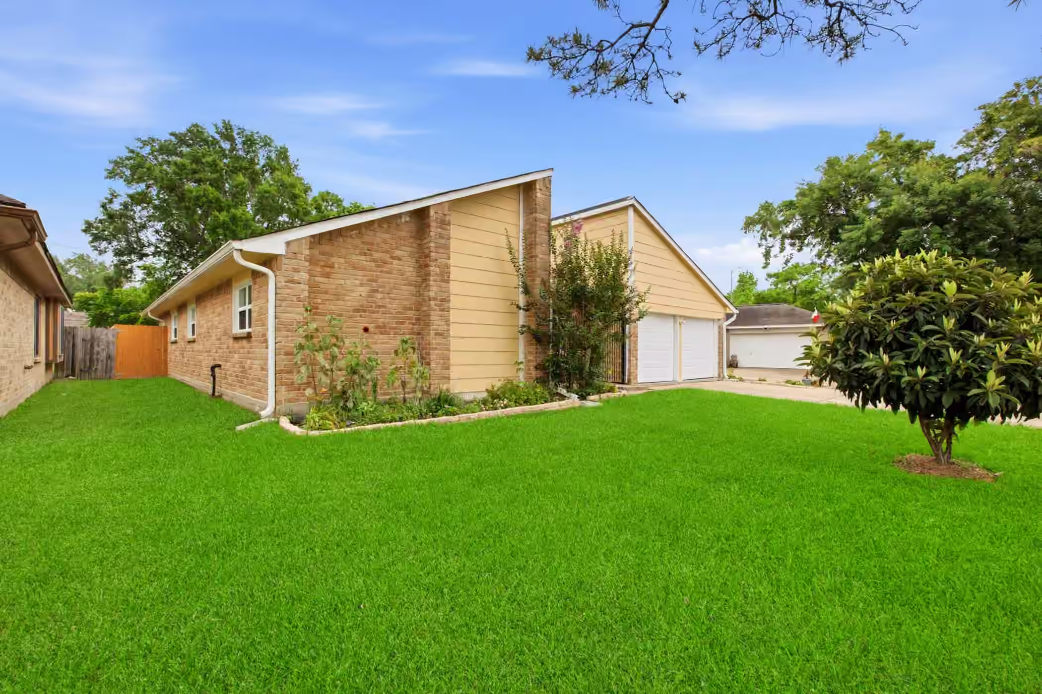 Photo 4 of 3451 Golders Green Drive, Houston, TX