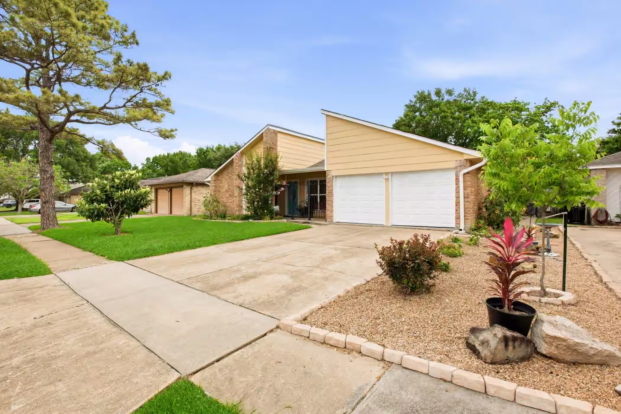 Photo 5 of 3451 Golders Green Drive, Houston, TX