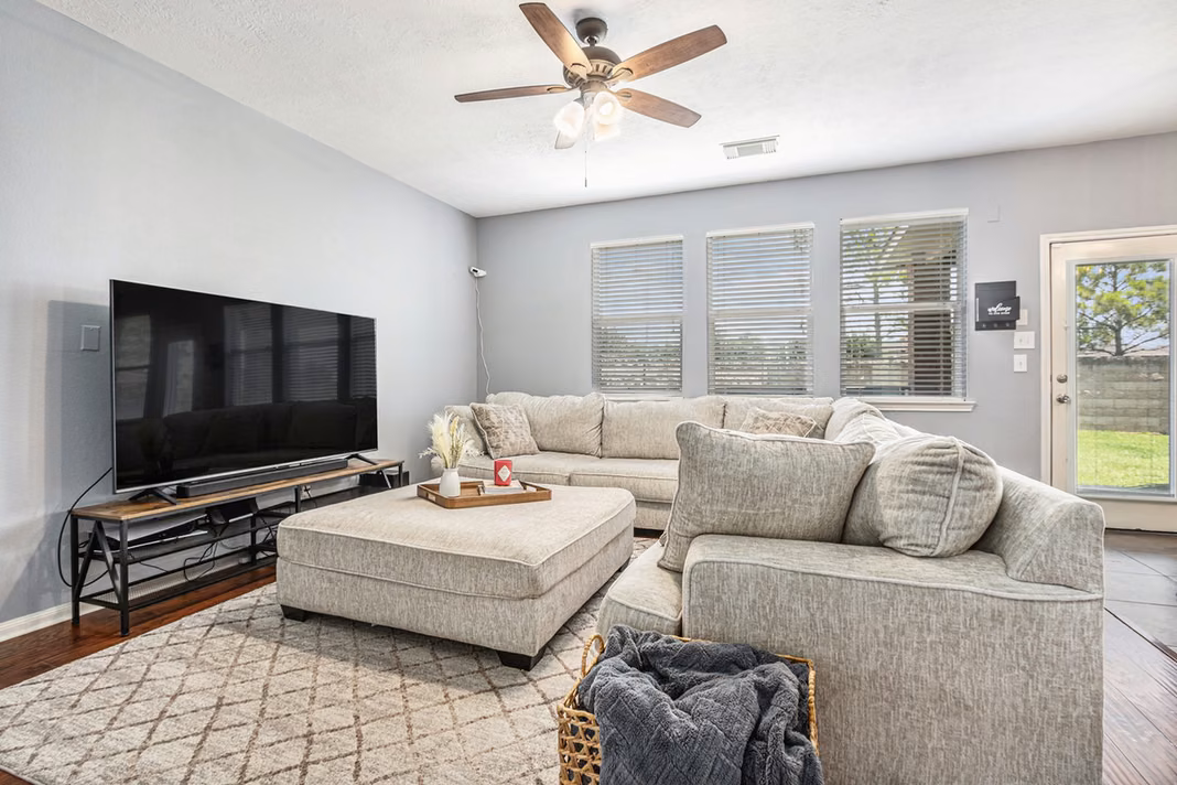 Photo 7 of 9719 Opal Rock Drive, Rosharon, TX