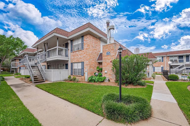 Photo 2 of 2350 Bering Drive 94, Houston, TX