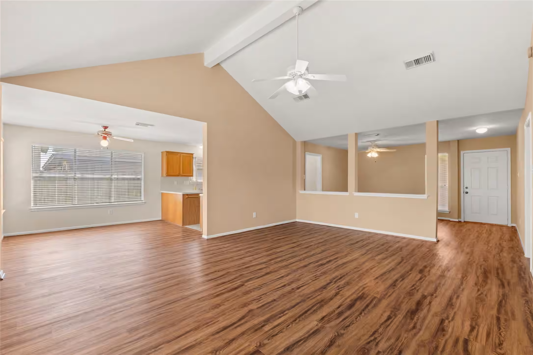 Photo 4 of 11115 Kentington Oak Drive, Humble, TX