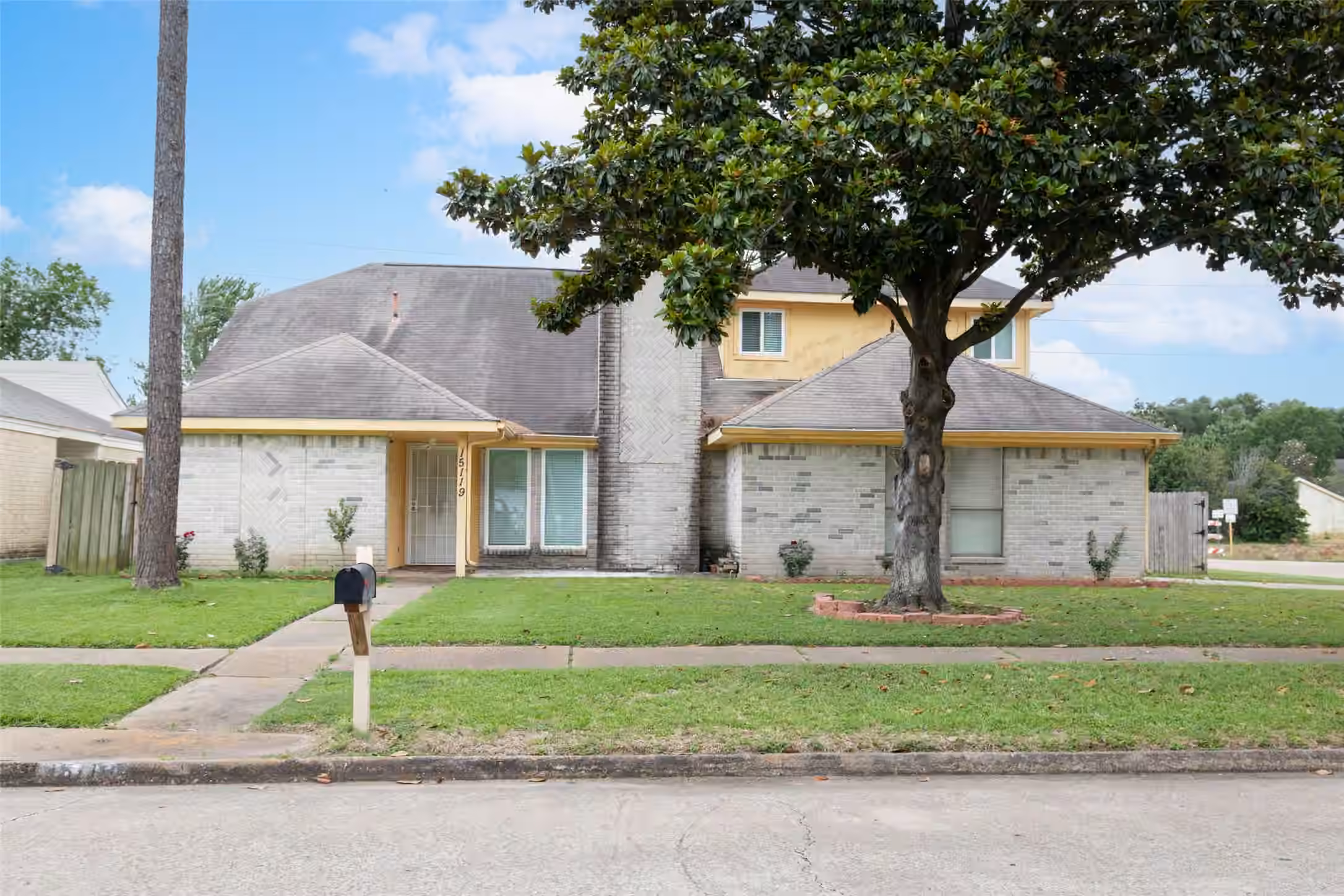 Photo of 15119 Plaza Libre Drive, Houston, TX