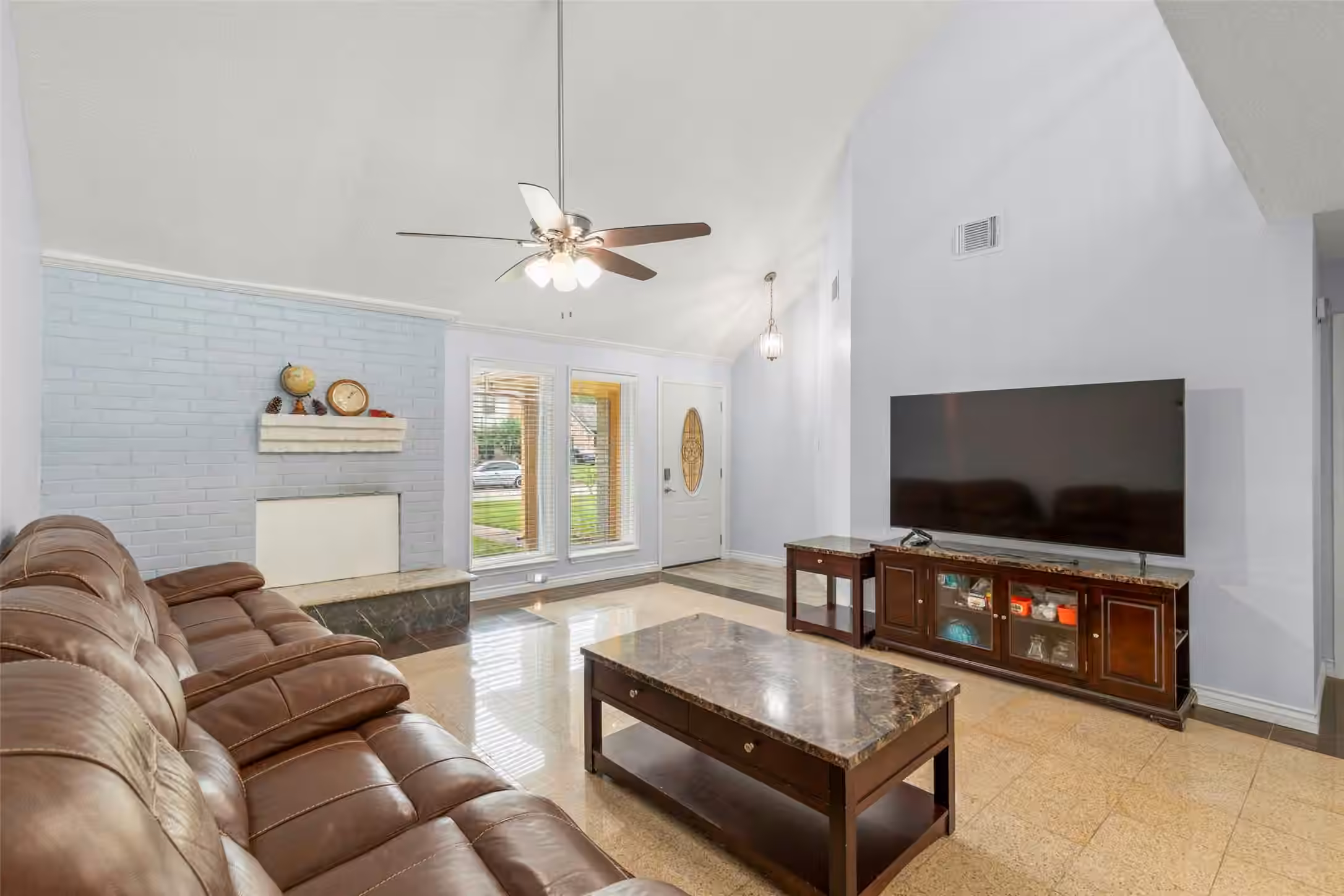 Photo 5 of 15119 Plaza Libre Drive, Houston, TX