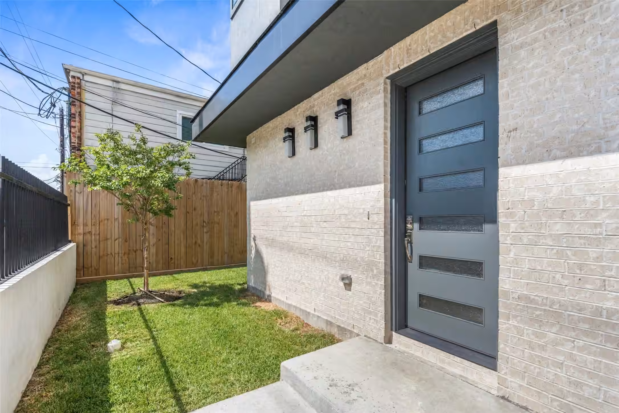 Photo 2 of 4208 Driscoll Street, Houston, TX