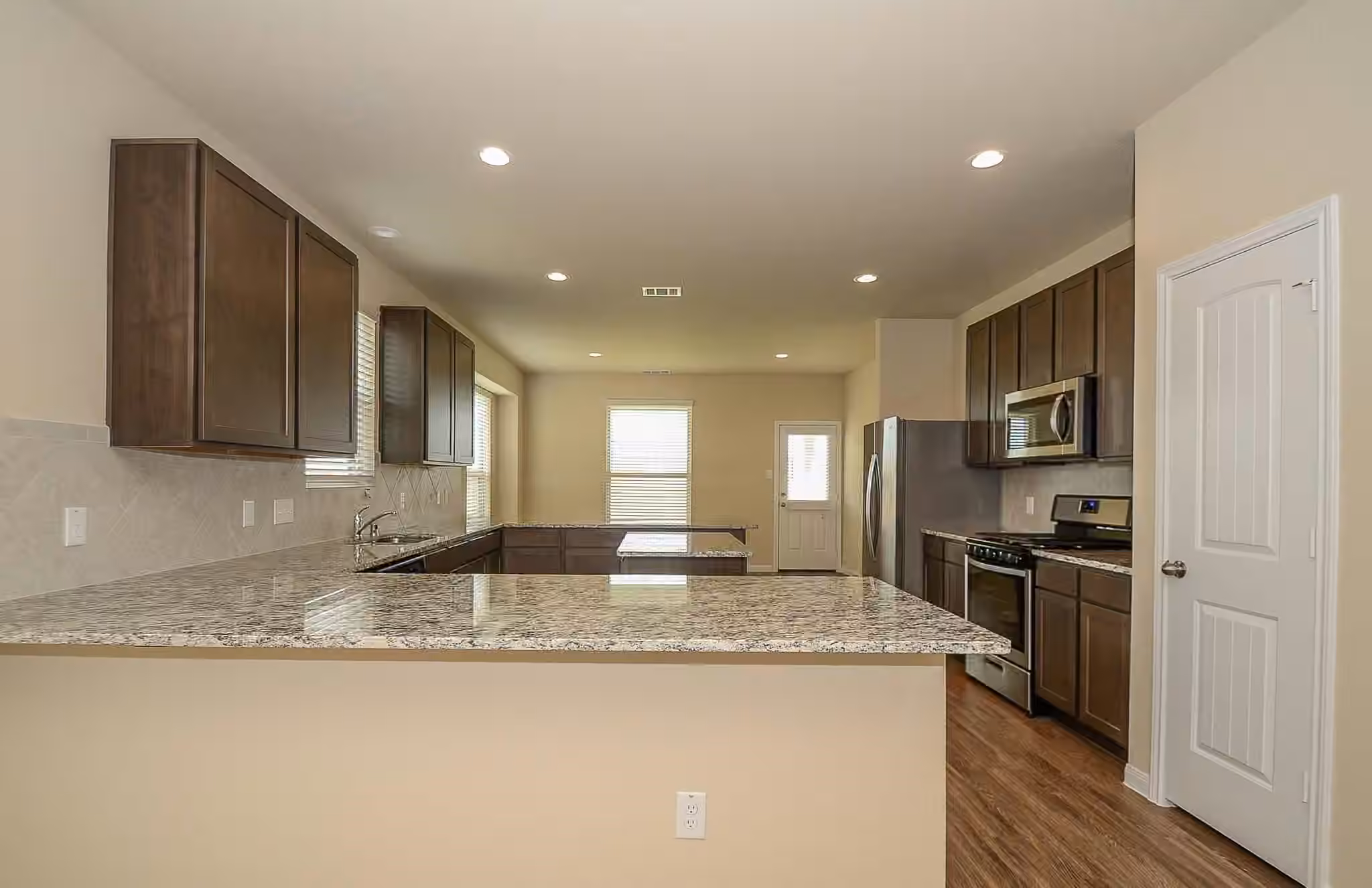 Photo 4 of 16910 Devon Dogwood Trail, Richmond, TX