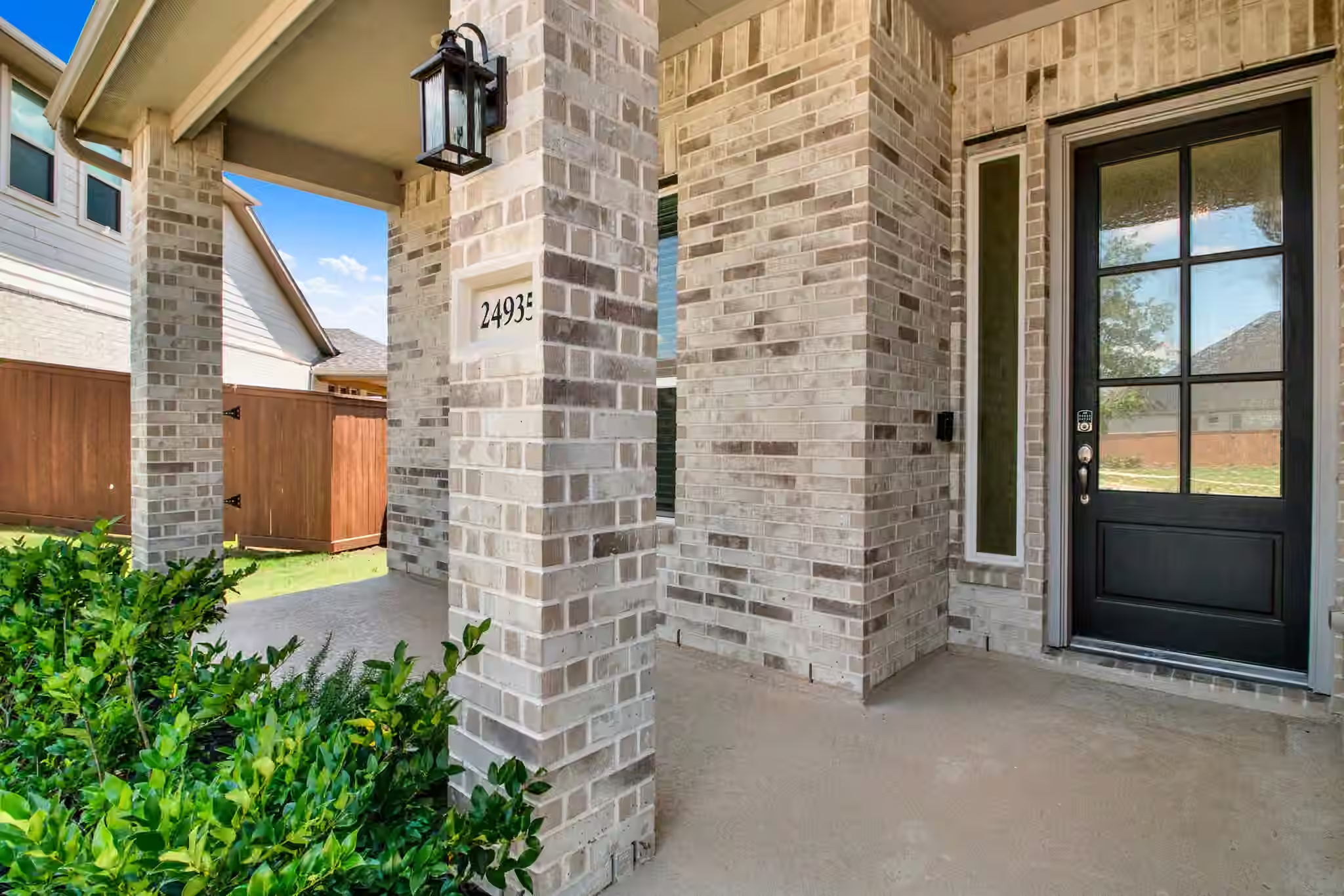 Photo 2 of 24935 Rosemallow Ridge Lane, Katy, TX