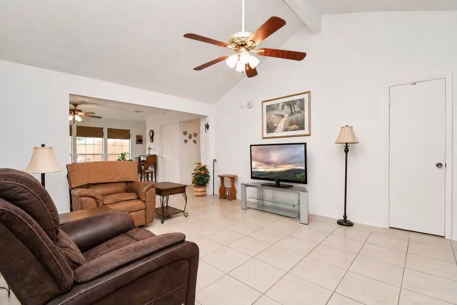 Photo 5 of 4711 Misty Shadows Drive, Houston, TX